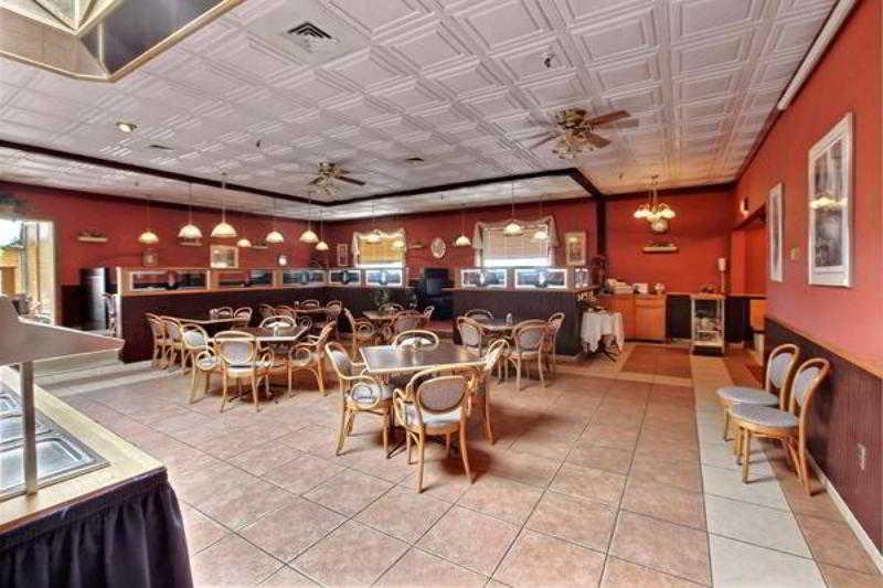 Quality Inn Thief River Falls Restaurant photo